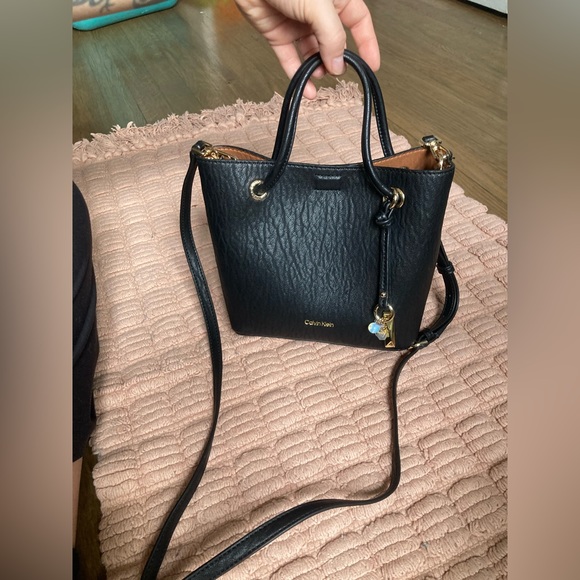 NWOT Calvin Klein Gabrianna Mini Bubble Lamb Bag in Black - Picture 3 of 11